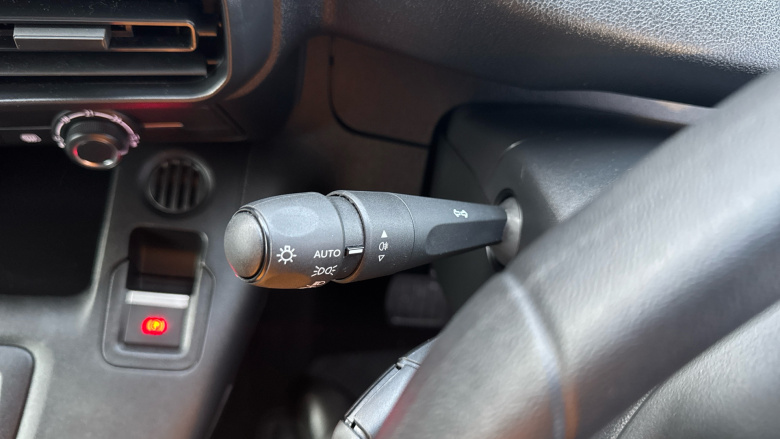 Peugeot Partner E-Standard 800 100kW 50kWh Professional Premium + Van Auto